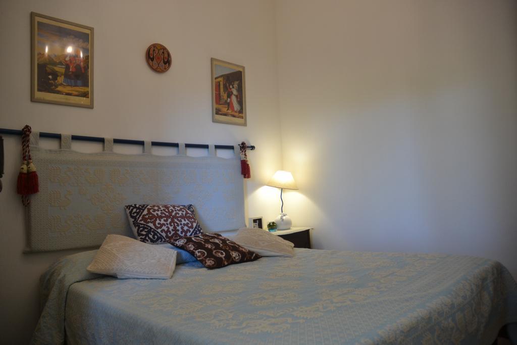 B&B Antica Botte 萨萨里 外观 照片